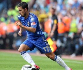 潘粤明观战亚冠情绪激动，国安争议判罚引明星球迷直接开炮