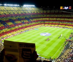 绿茵场外的极速传奇，邮报揭秘C罗天价车库，布加迪阵列与850万英镑孤品引热议