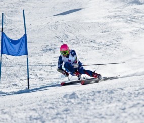 阿尤布·埃尔·卡比震撼世界，一记重拳后，他向时代鞠躬