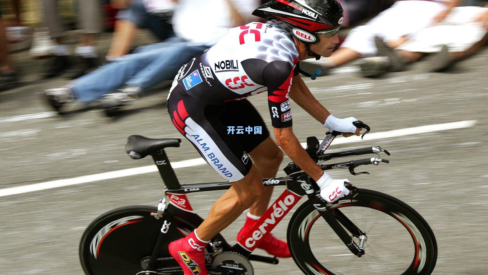 霍芬海姆新星崛起，20岁巨人弗里斯以202cm身高刷新德甲防线纪录